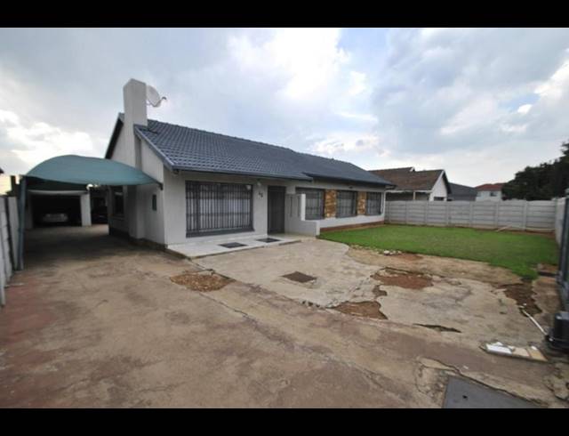 3 BEDROOM HOUSE FOR SALE IN LEONDALE